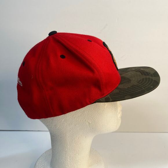 Chicago Blackhawks Hat Red Camo‎ Bill Snapback NHL Hockey Baseball Cap - Picture 2 of 15